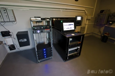 Christie digitális vetítőgép és Xpand 3D rendszer, valamint szerver és hangprocesszor a végfokokkal.
