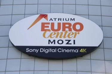 Dupla felirattal a Cirkóban, újdonság az Eurocenterben